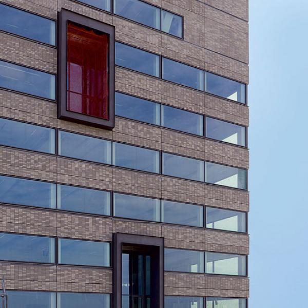 Bürokomplex Gent/B: Röben Klinker Yukon, Brick-Design Sondersortierung - Atrien mit doppelgeschossigen Glasflächen | Foto: André Nullens