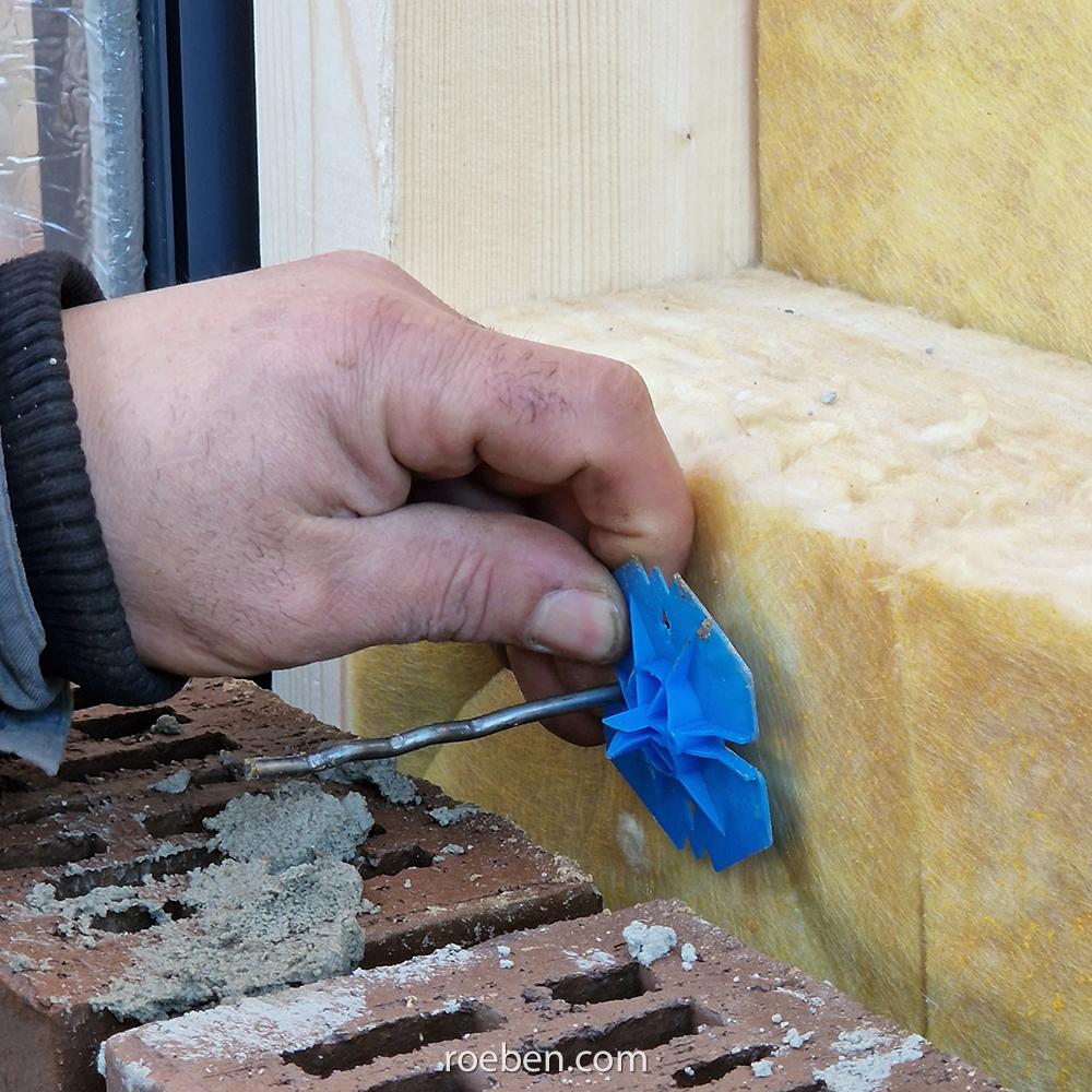 Tropfscheiben für die Mauerwerksanker, die nachträglich in die Holzkonstruktion eingeschraubt werden