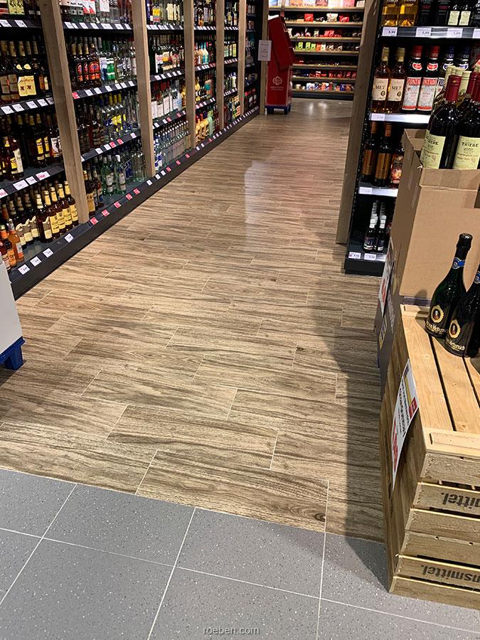 Röben Feinsteinzeug PLANK whisky_VIGRANIT anthrazit, Grobkorn EDEKA-Hohenmölsen