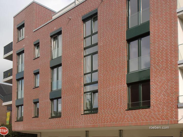 Neubau: Hochwertige Eigentumswohnungen mit WDVS und Röben Klinkerriemchen WESTERWALD bunt