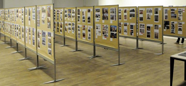 Ausstellungsräume des DAZ in Berlin: Mehr als 340 Projekte wurden von der Jury beurteilt.