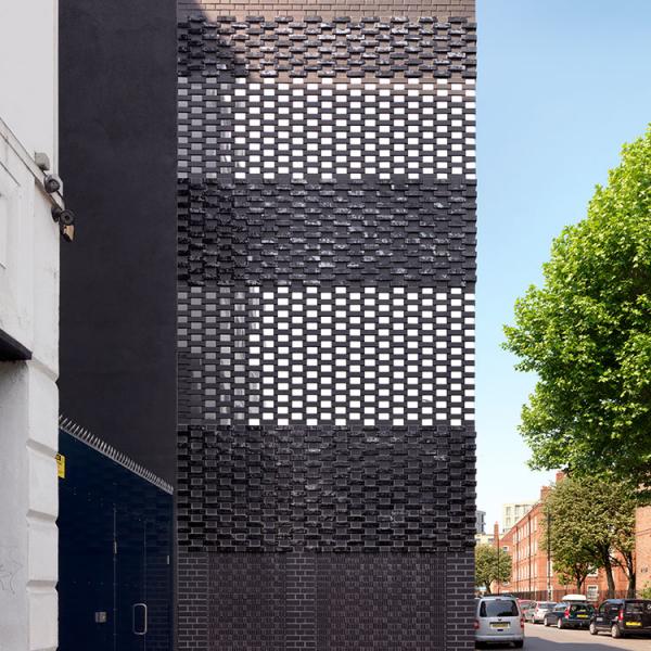 Urban Mesh Design, London: FARO schwarz nuanciert