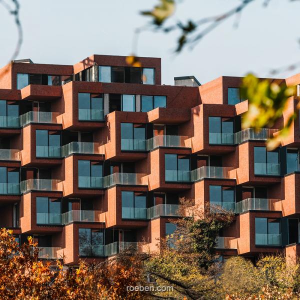 Wohnungskomplex „Kiacheli Residence“ mit Klinkerriemchen TAUNUS schmelz-bunt
