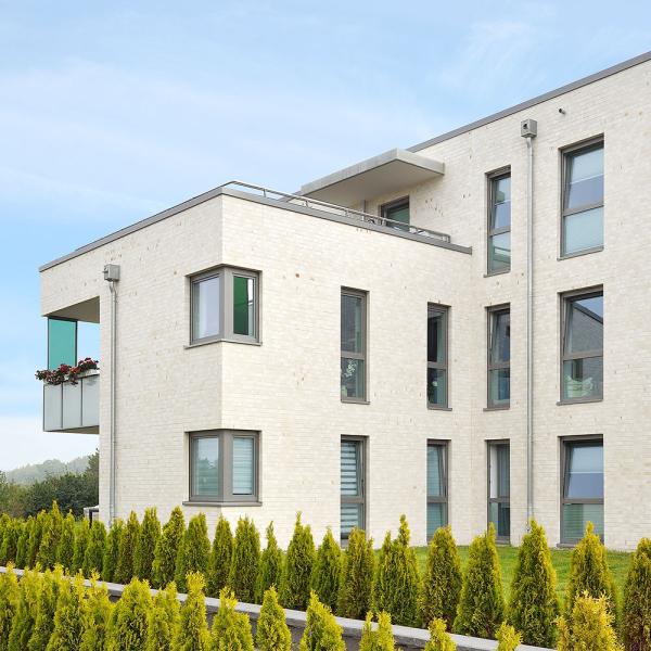 Klinker LYON perlweiß für die Wohnanlage in Pansdorf