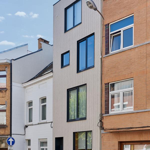 Stadthaus Brüssel: Keramik-Klinkerriemchen OSLO perlweiß, glatt