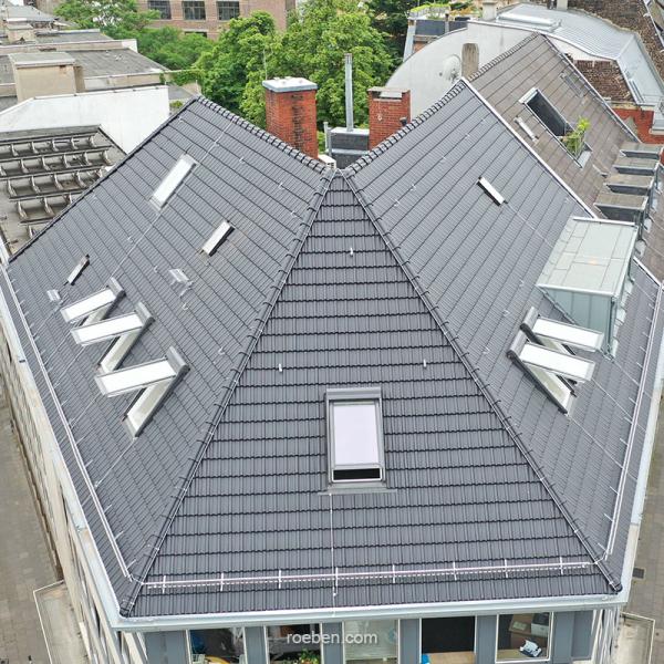 Dachziegel ELSASS anthrazit: Sanierung eines Bürogebäudes in Köln | ©Foto: H.-G. Knops