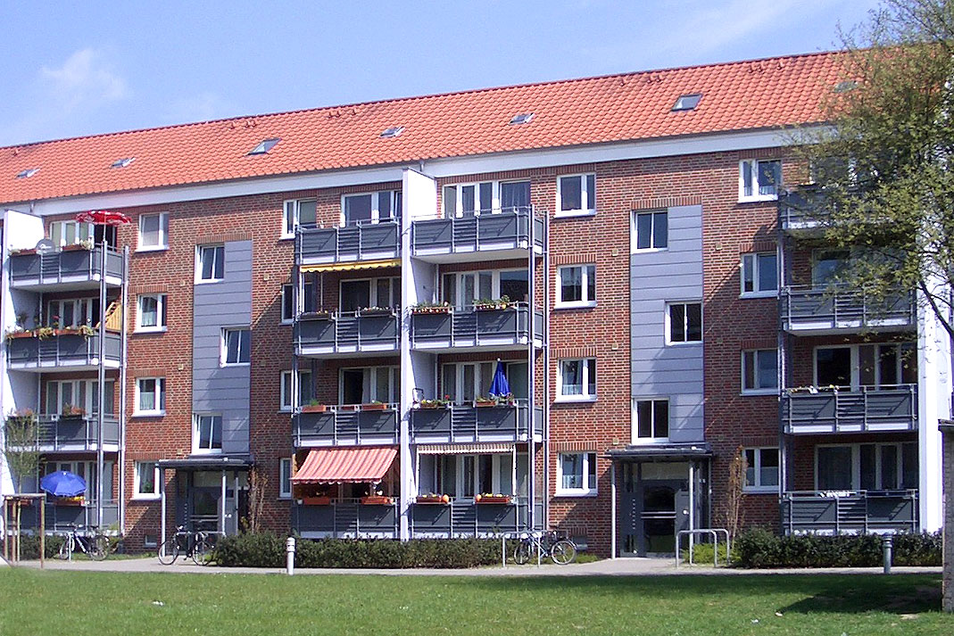 Das Wärmedämm-Verbundsystem mit Röben Klinker-Riemchen CANBERRA und die neuen, vorgesetzten Balkone erhöhen die Wohnqualität für die Mieter - erlebbar und sichtbar.