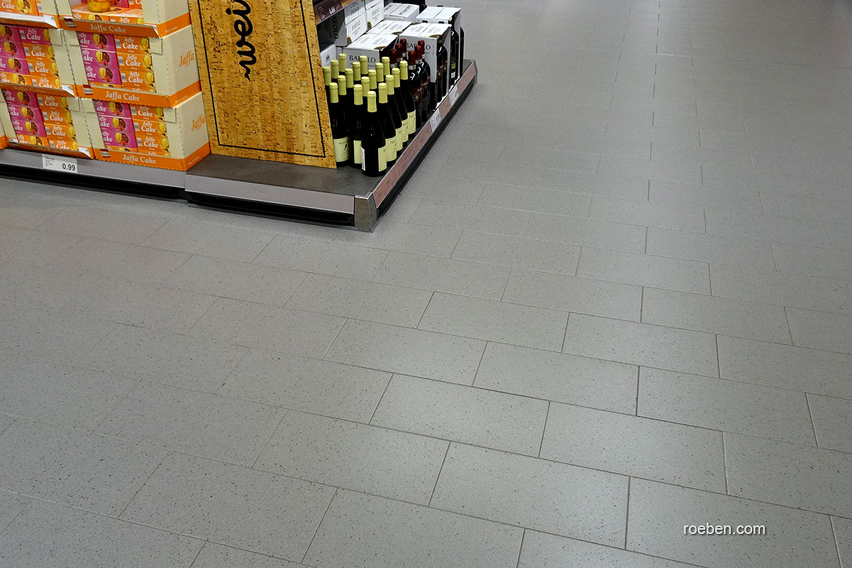 Aldi Nord Glanzender Auftritt Roben Tonbaustoffe Gmbh